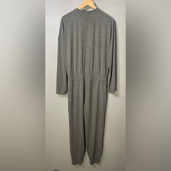Vuori Womens Lux Henley Jumpsuit Heathered Gray - Size L - Picture 6 of 6